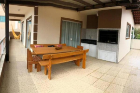 Casa em Bombinhas - SC para até 6 pessoas - 450 m do mar